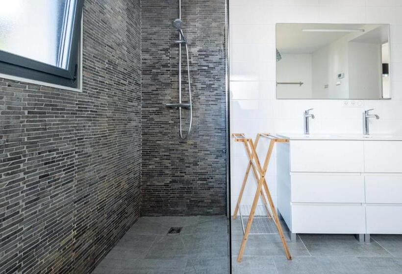 Belle Maison Familiale Contemporaine Avec Piscine