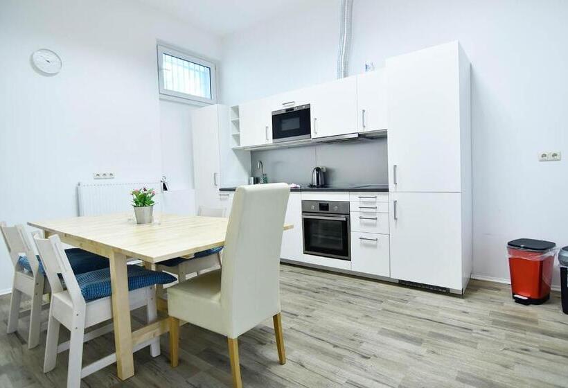 Boardinghouse In Cologne Free Wifi