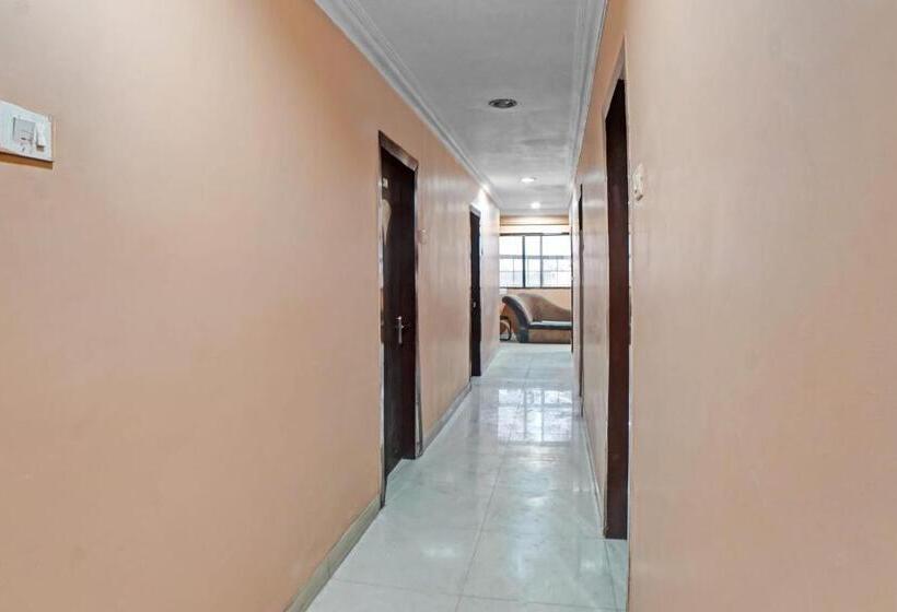 Capital O Convivial Hotel Amit Regency