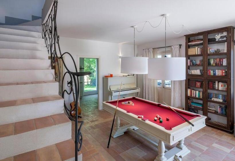 Casa Pilar 4&1, Emma Villas