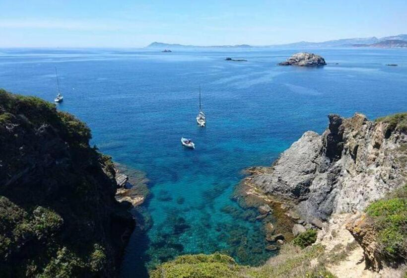 Charmant Studio Neuf à 150m De La Mer