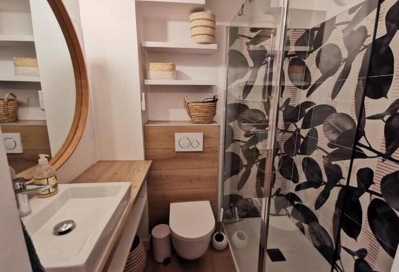 Charmant Studio Neuf à 150m De La Mer