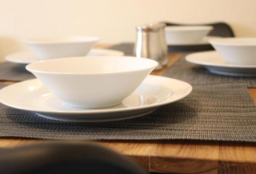 Cosy Ardrossan Apartment