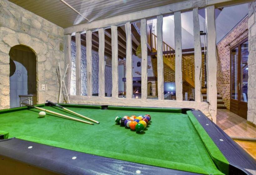 Crazy Villa Le Tertre 28   Heated Pool   Basket   2h Paris   44p