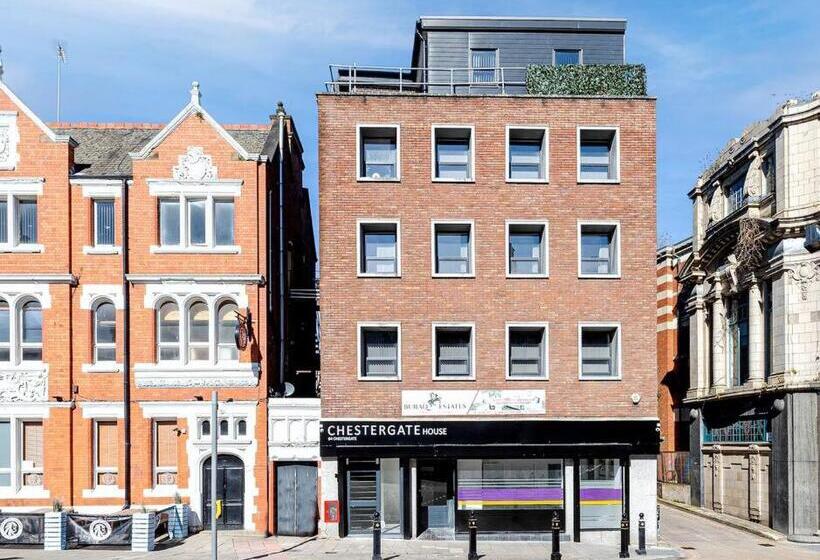 Entire 1 Bed Apt In The Centre Of Stockport