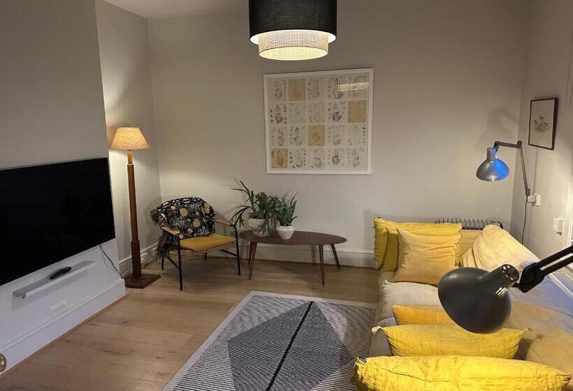 Fig Tree House, Family Friendly, 1 Min Sea