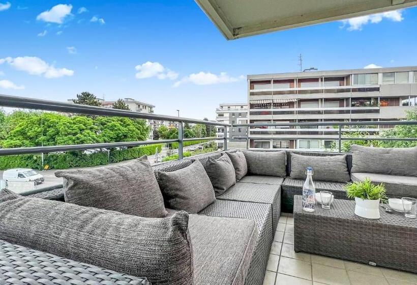 Homey Genius   à 100 M De La Douane/terrasse Privée