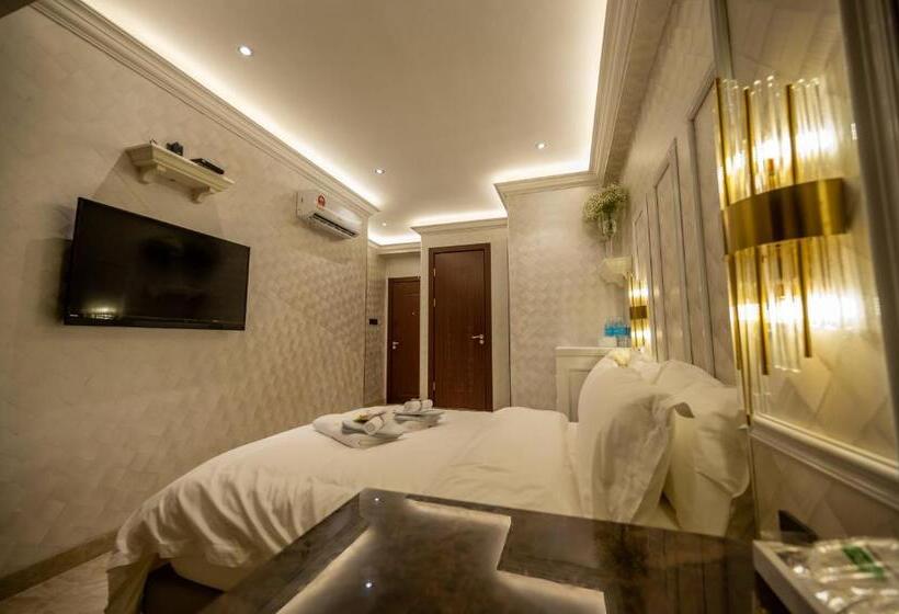 فندق A Residence @ Between Hilton & Cititel