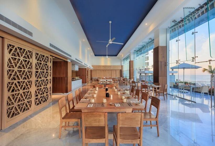 ホテル Courtyard By Marriott Mazatlan Beach Resort