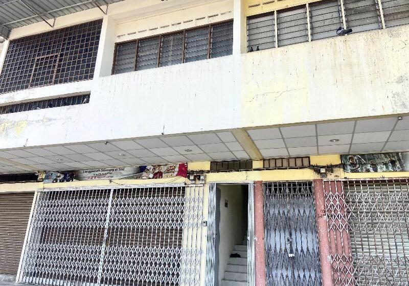 Отель Oyo Home 90381 Chaah Homestay 3