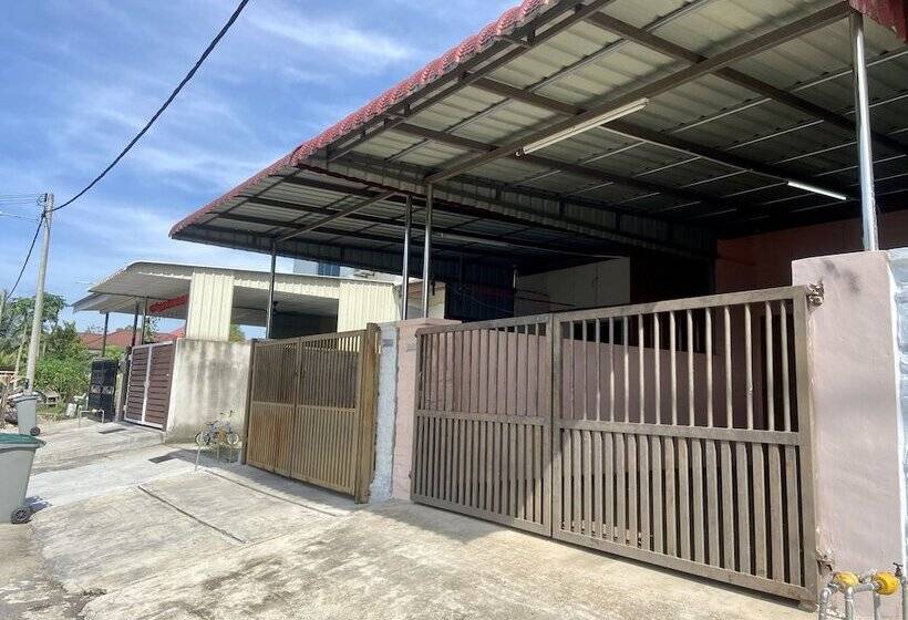 فندق Oyo Home 90382 Chaah Homestay 2