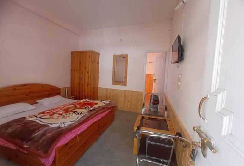 فندق Snow Oak Guest House
