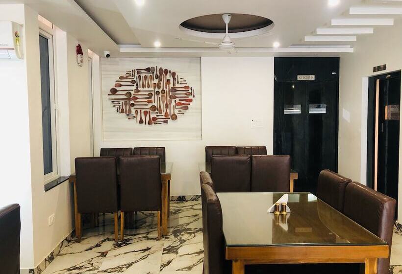 호텔 Treebo Premium Raffis  Andalusia Bay Way