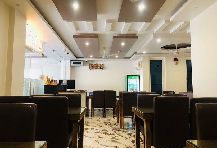 호텔 Treebo Premium Raffis  Andalusia Bay Way