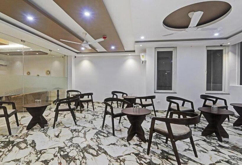 호텔 Treebo Premium Raffis  Andalusia Bay Way