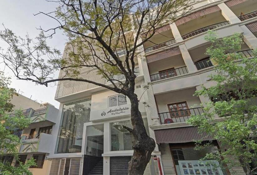 호텔 Treebo Premium Raffis  Andalusia Bay Way