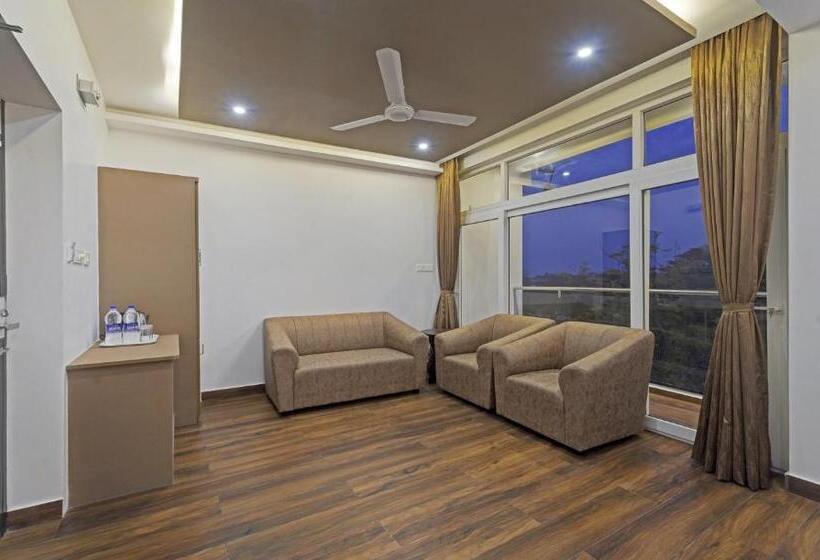 호텔 Treebo Premium Raffis  Andalusia Bay Way