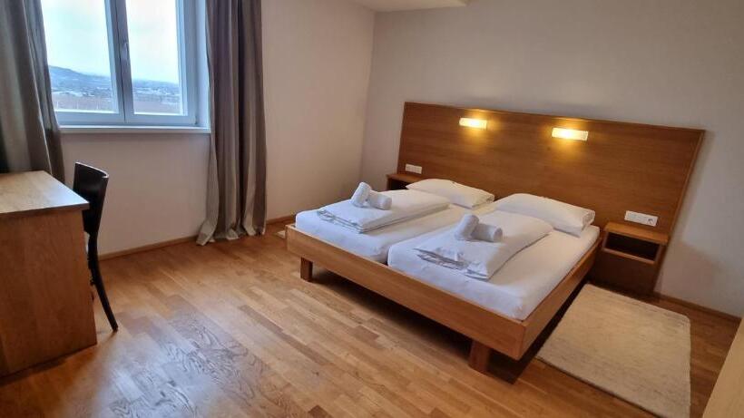 בית מלון כפרי Wirtshaus Leindl