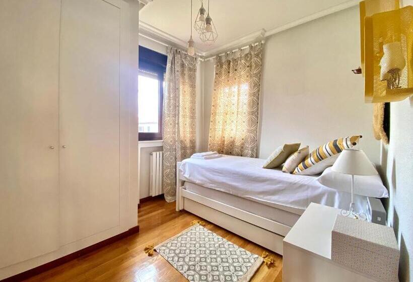 Housing León Casa Con Jardín