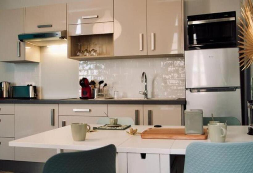 L Escale Des Libellules