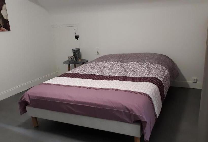 La Pivoine, Un Logement 2 Pieces En Centre Bourg