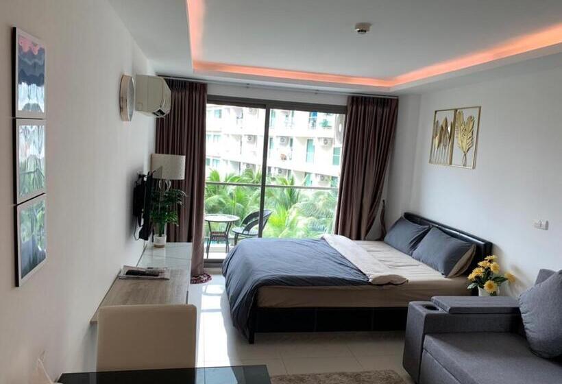 Laguna Beach Condo Resort 3 Maldives Pattaya Pool View ลากูน่า บีช คอนโด รีสอร์ต 3 พัทยา