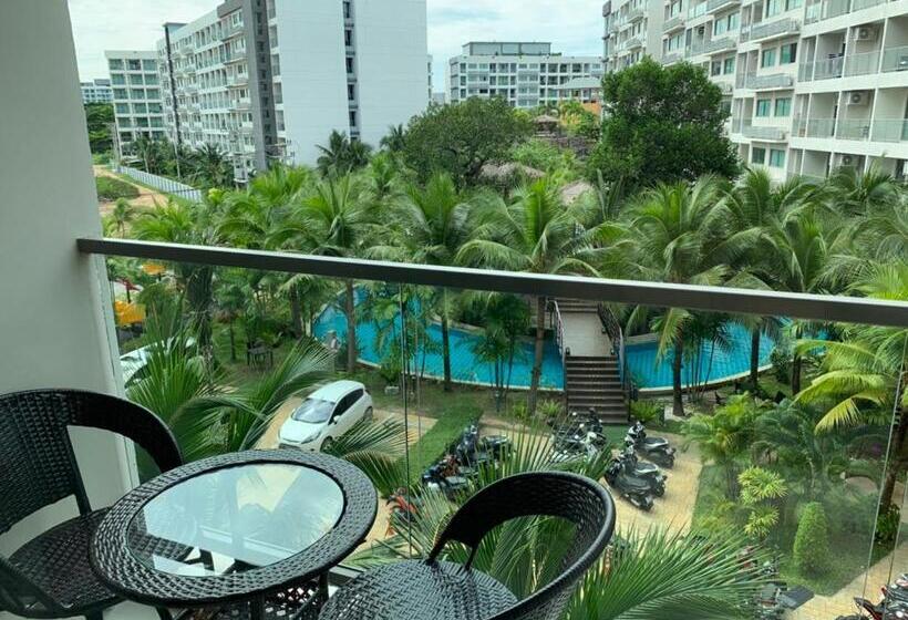Laguna Beach Condo Resort 3 Maldives Pattaya Pool View ลากูน่า บีช คอนโด รีสอร์ต 3 พัทยา