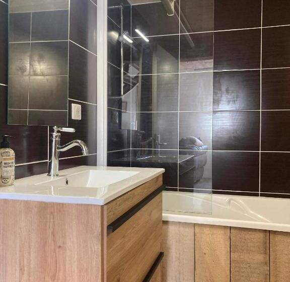 Le Carrosse, La Diligence, Centre Saint Jean De Losne Tarif 2pers 1 Chambre, Tarif 4 Pers 2 Chambres