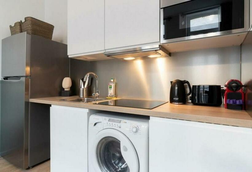 Lille Hypercentre Bright Apartment!