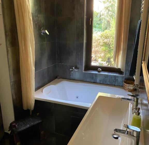 Modern House In Central With Pool