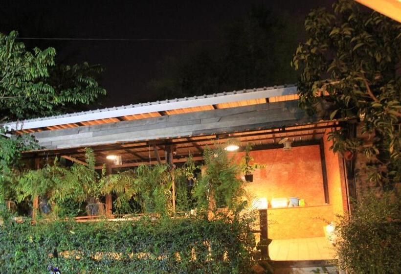 ペンション เฮือนกว่าง