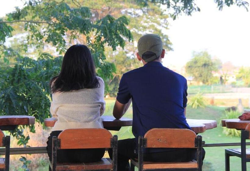 ペンション เฮือนกว่าง