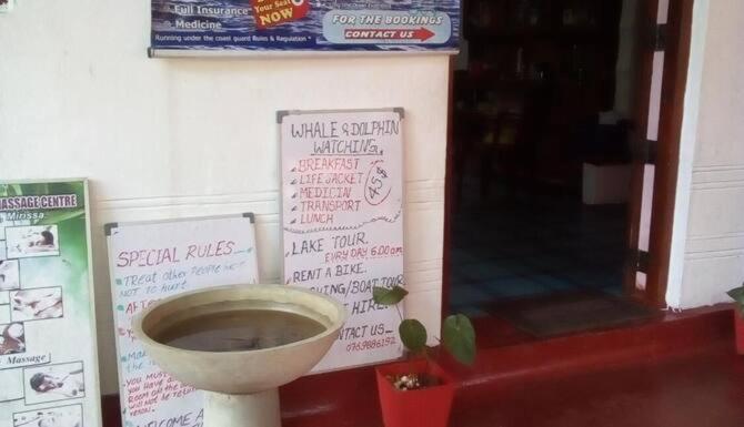 膳宿费 A . Piumi Tours & Guest House