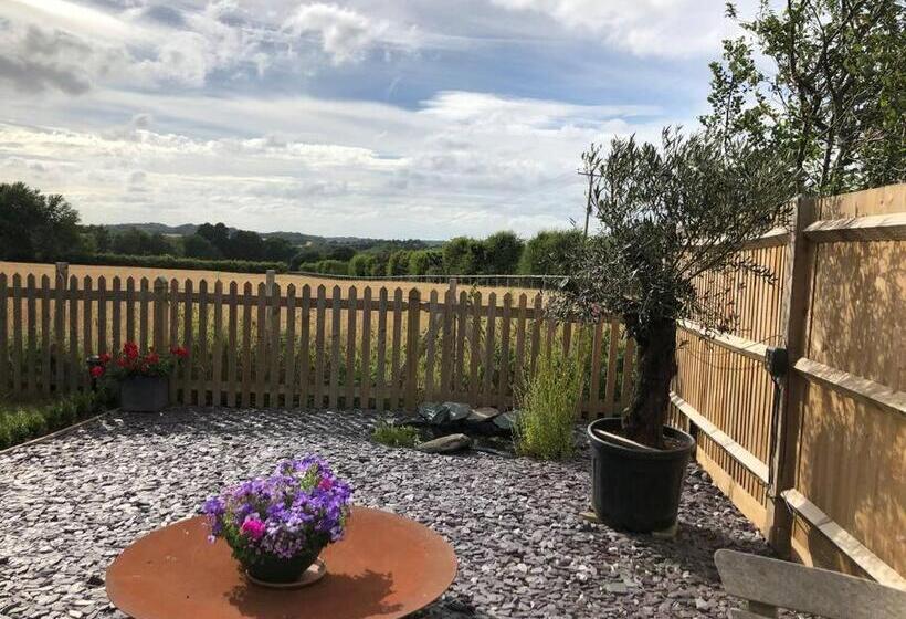 Self Contained Garden Studio With Stunning Views