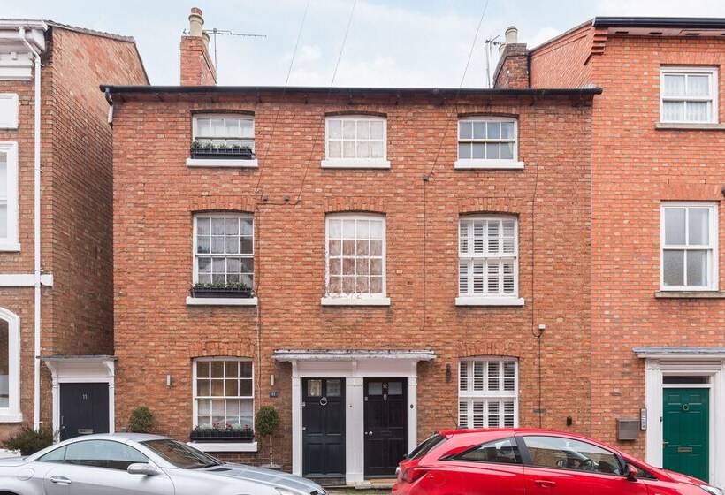 Shakespeare House Town Centre Free Parking