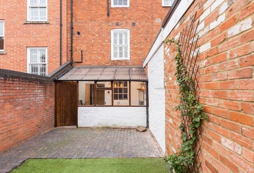 Shakespeare House Town Centre Free Parking