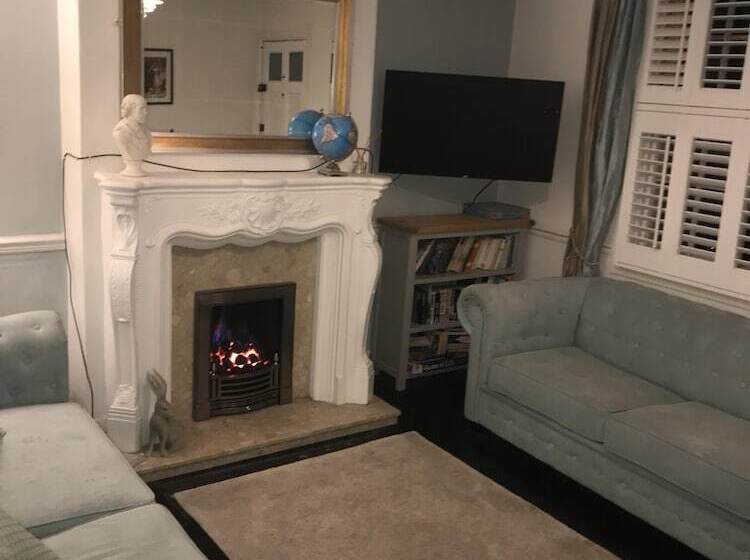 Shakespeare House Town Centre Free Parking