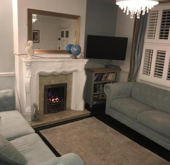 Shakespeare House Town Centre Free Parking