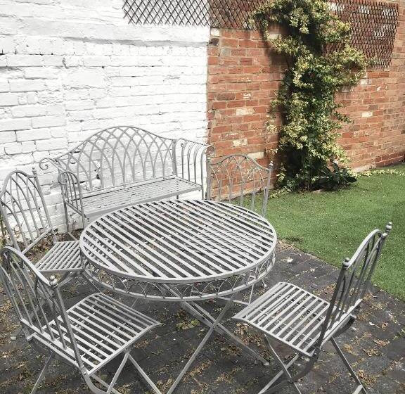 Shakespeare House Town Centre Free Parking