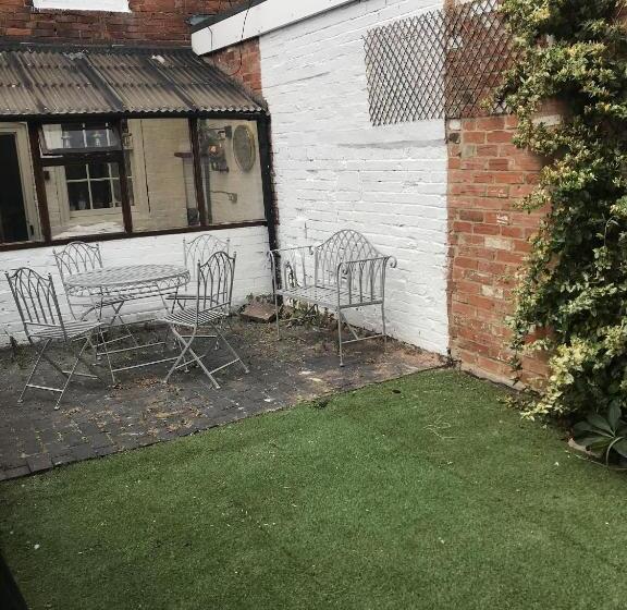 Shakespeare House Town Centre Free Parking