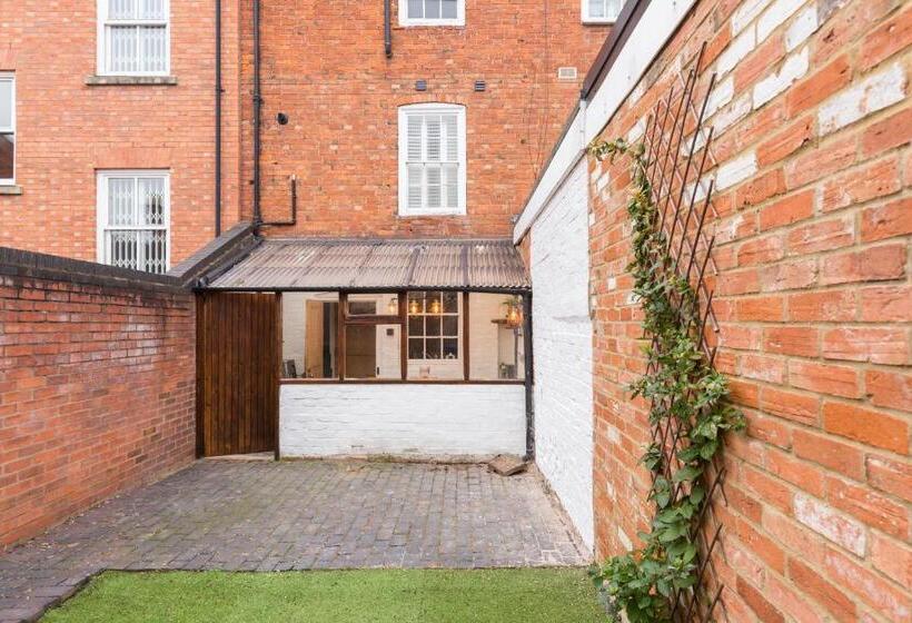 Shakespeare House Town Centre Free Parking