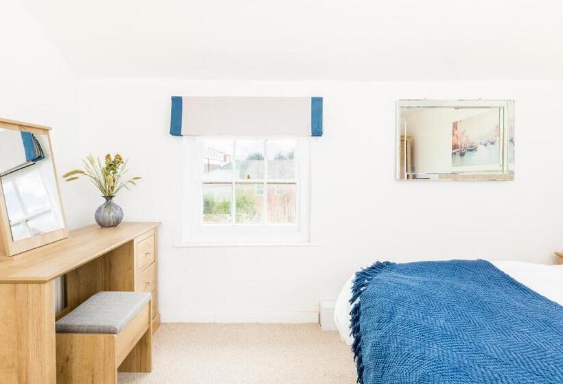 Shakespeare House Town Centre Free Parking