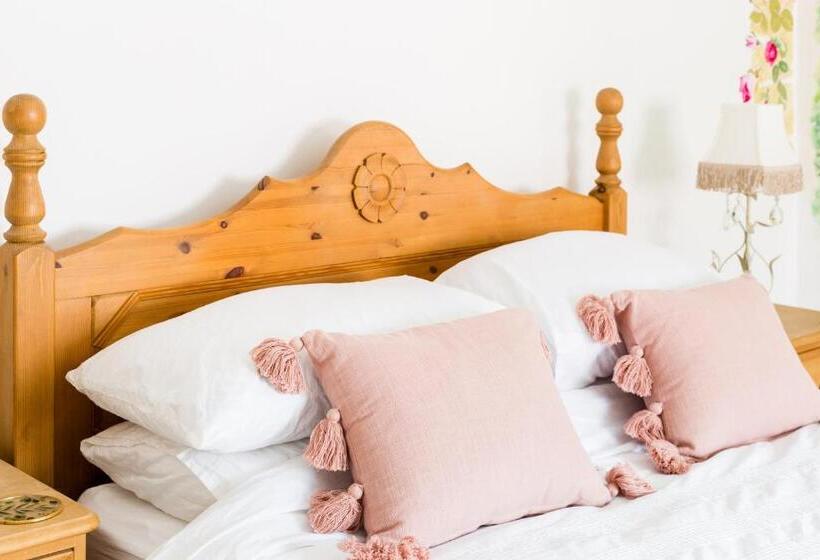 Shakespeare House Town Centre Free Parking