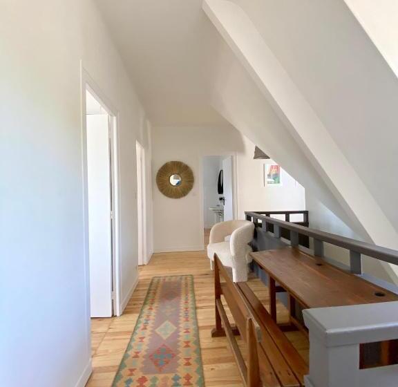 Superbe Villa Vue Sur Mer, Corniche De La Plage