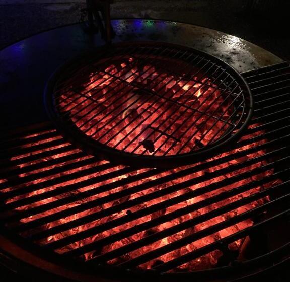 The Gin Palace With Cozy Logburner