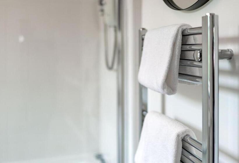 The Palm At The Ferry