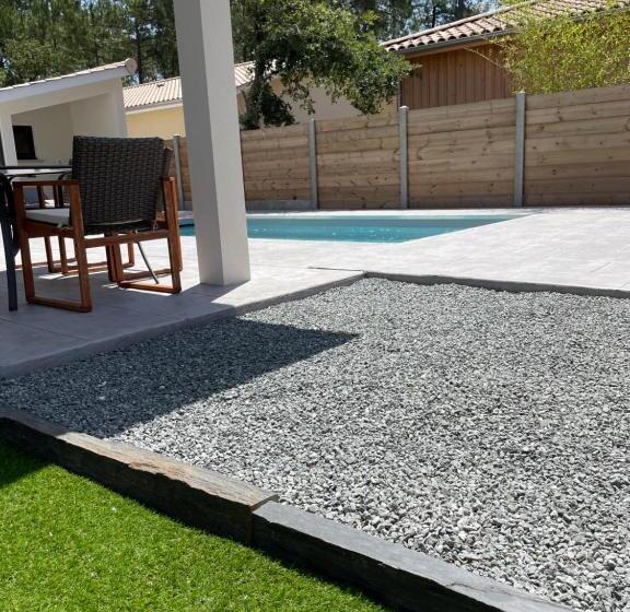 Maison Moderne Avec Piscine Chauffée