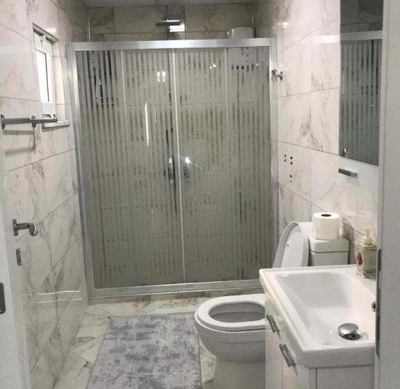 Whi̇te Rose Vi̇lla Jakuzili Ve Isıtma Havuzlu