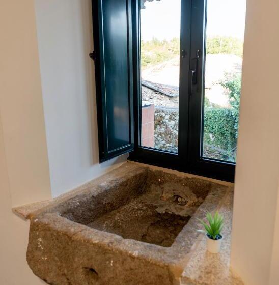 A Bruxiña De Toldaos