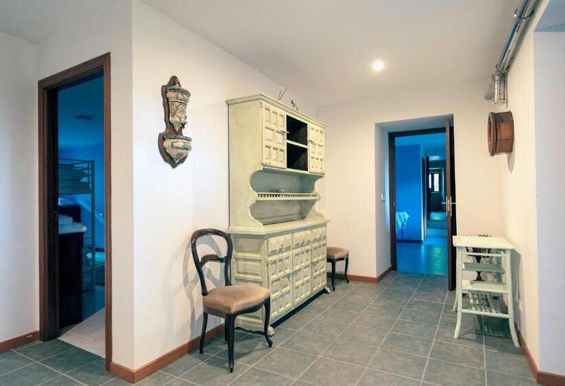 A Bruxiña De Toldaos